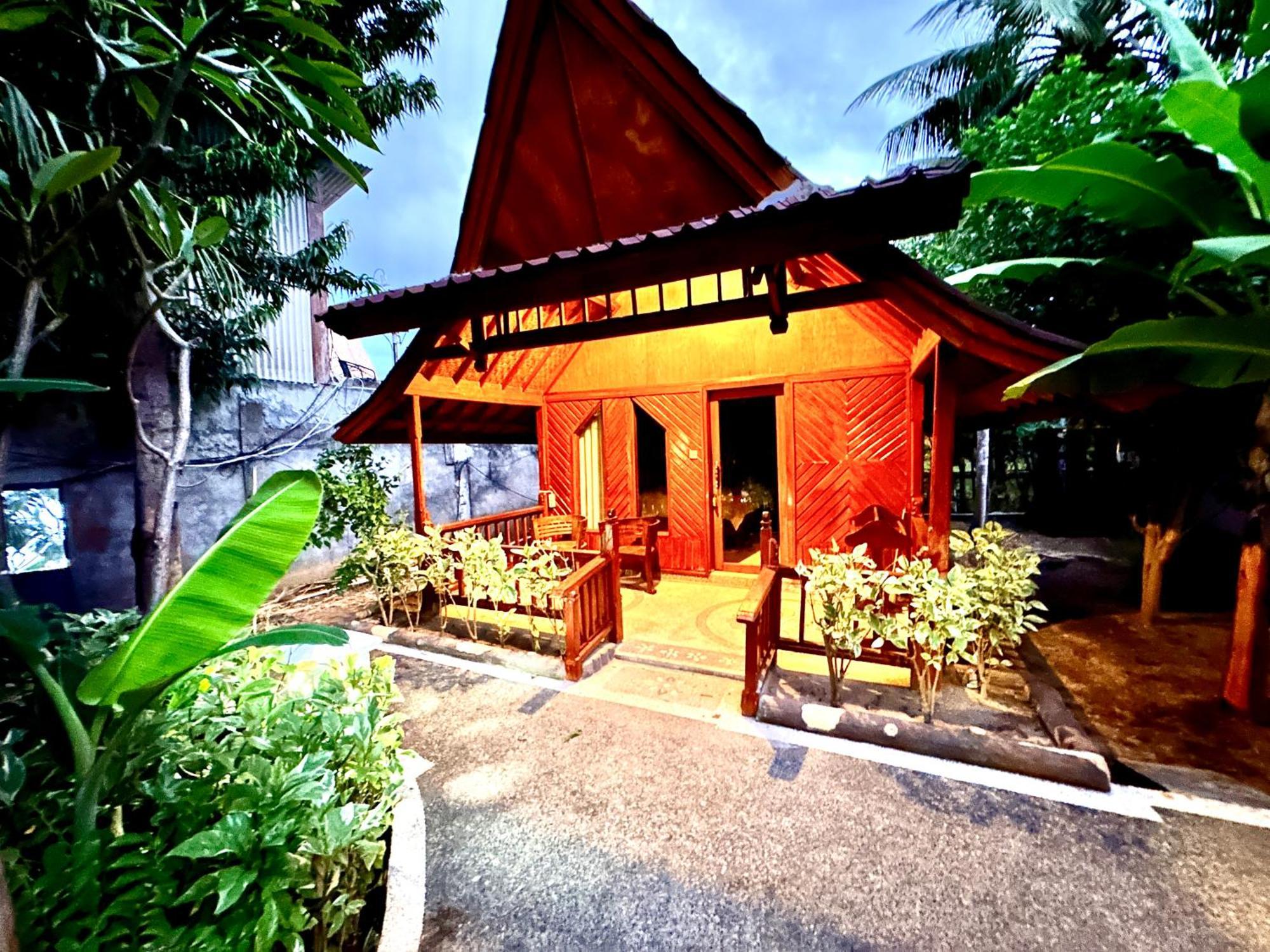 Sunny Rose Bungalows Gili Air - Adults Only ภายนอก รูปภาพ