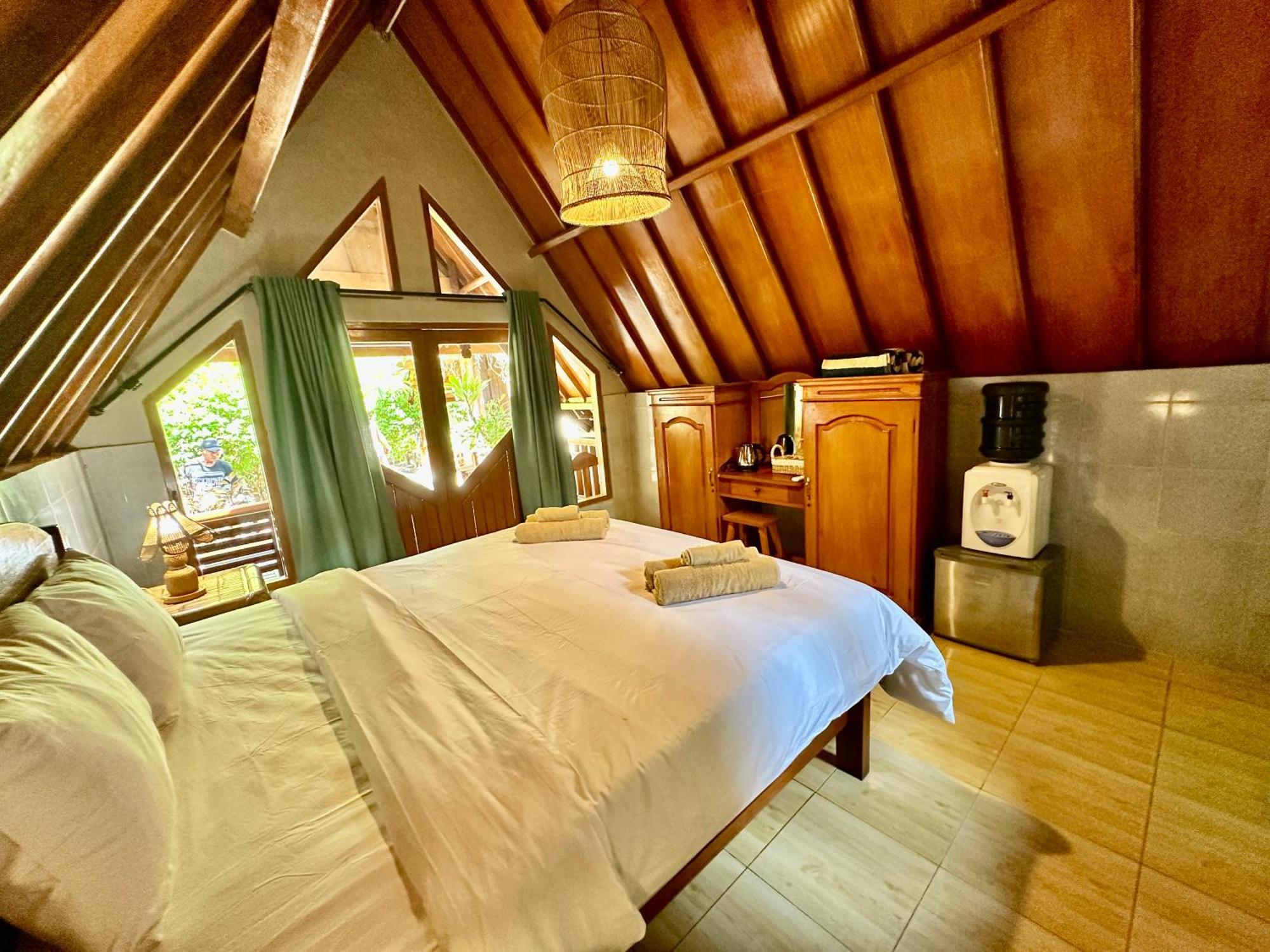 Sunny Rose Bungalows Gili Air - Adults Only ภายนอก รูปภาพ