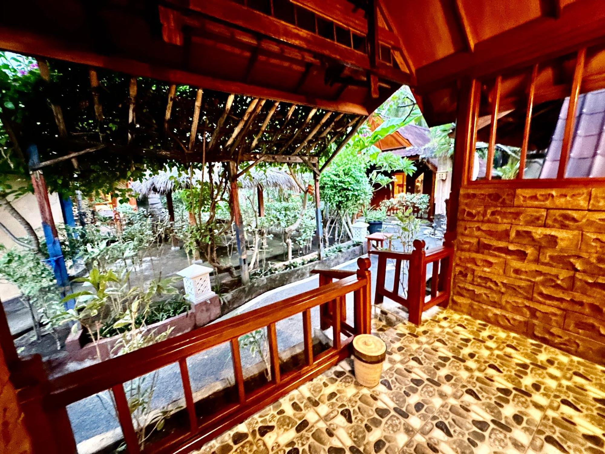 Sunny Rose Bungalows Gili Air - Adults Only ภายนอก รูปภาพ