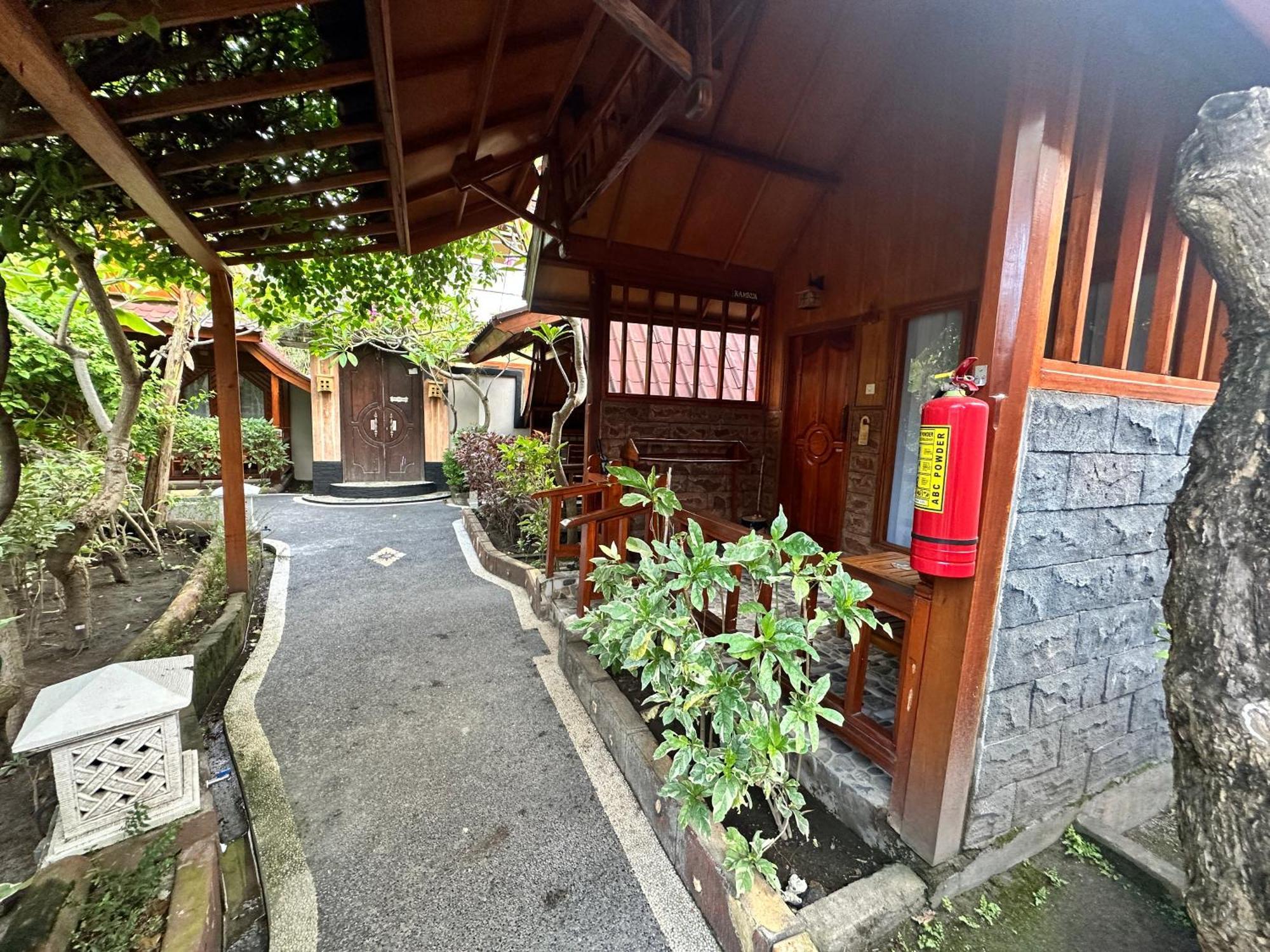Sunny Rose Bungalows Gili Air - Adults Only ภายนอก รูปภาพ